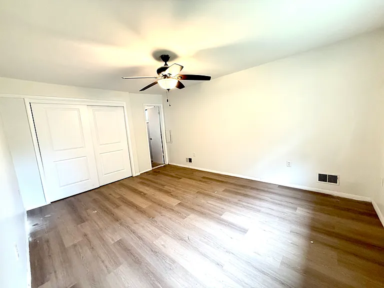 1000 Bismarck St — Photo 9