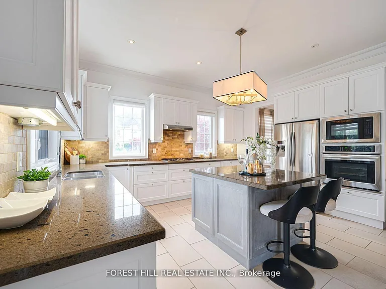 101 Glenheron Cres — Photo 13