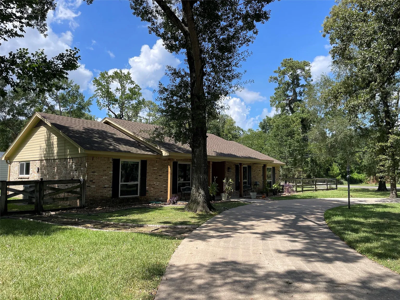 3 bed, 2.5 bath, 1958 sqft, $2,600 — Photo 4