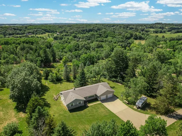 6635 Sunset Dr, Verona, WI 53593