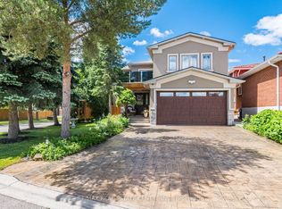 680 Bookham Cres NW, Mississauga, ON L4Z1T9