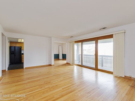 5th image of 1915 Tanglewood Dr APT 4C