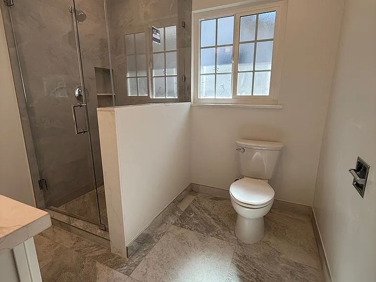 1216 E Glenoaks Blvd #1 — Photo 18