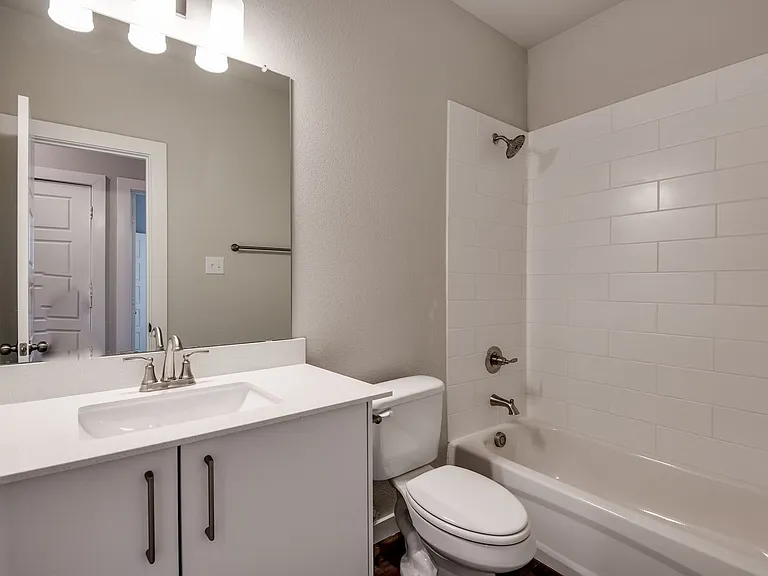 752 Wheatfield Dr — Photo 13