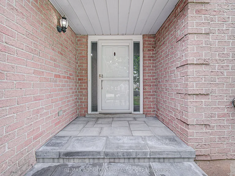 426 Parklane Rd — Photo 4
