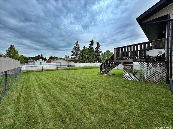 3rd image of 208 Kelly STREET
