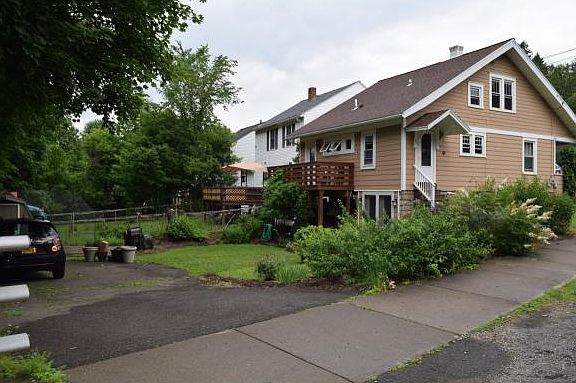 3rd image of 164 Park Ave