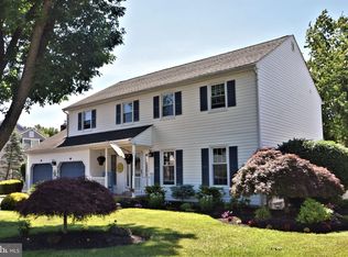 60 Apple Valley Dr, Langhorne, PA 19047