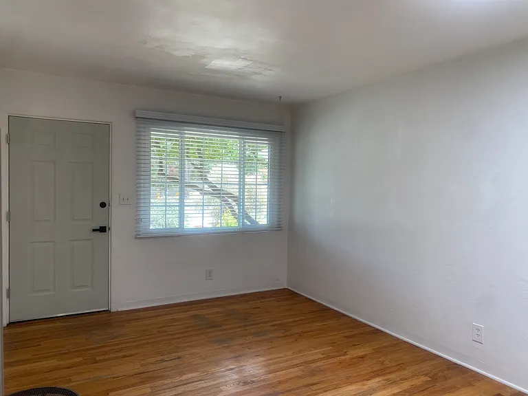 1213 Girard Blvd SE #A — Photo 7