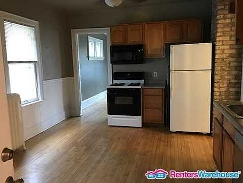 2nd image of 3138A N Pierce St