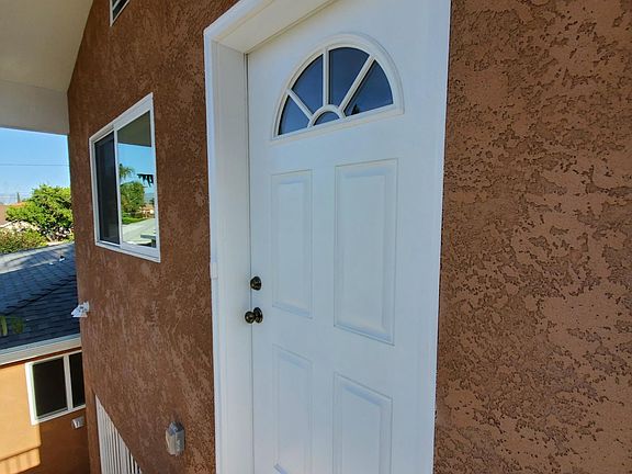 3rd image of 10404 Lemona Ave