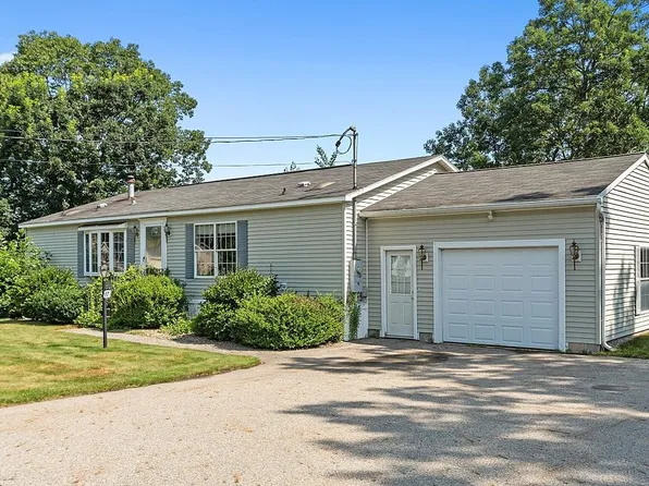 57 Freedom Hill Road, Hampstead, NH 03841