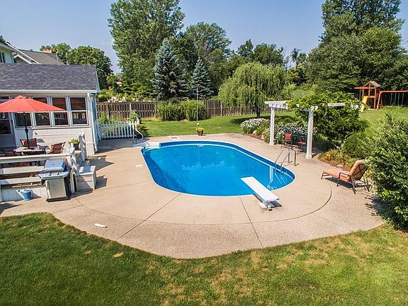 4th image of 8840 Sargent Creek Ct