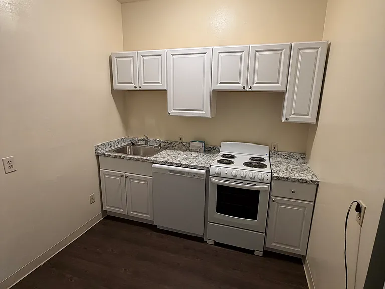 126 Bidwell Pkwy #2 — Photo 2