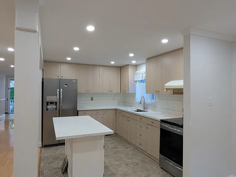 63 Marlow Cres — Photo 5