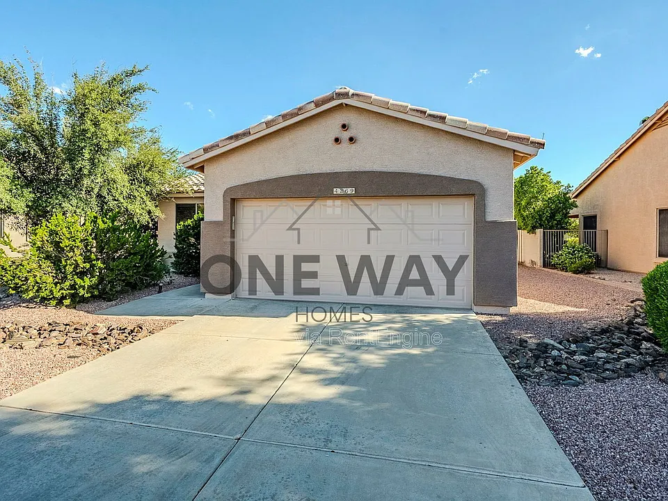 4269 E Cassia Ln