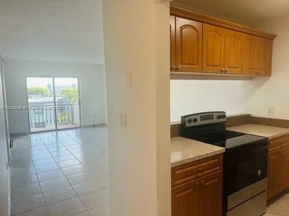 3181 SW 13th St APT 307, Miami, FL 33145