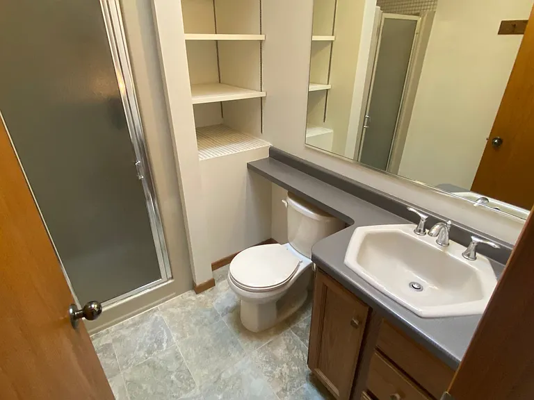 914 Chicago Ave — Photo 22