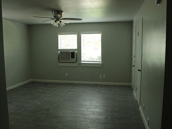 5th image of 4610 Yupon Dr #2