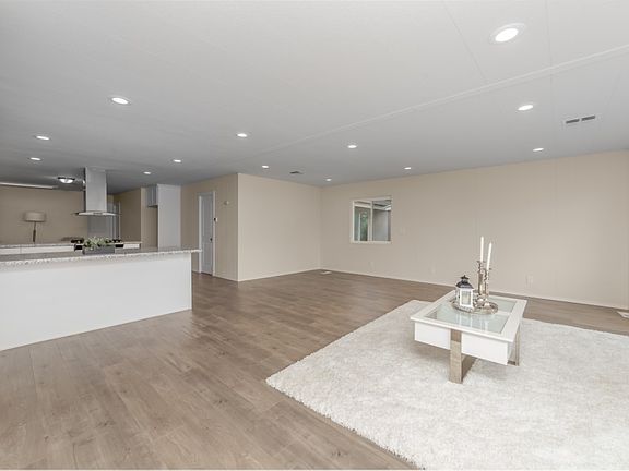 3rd image of 6724 Alden Ln