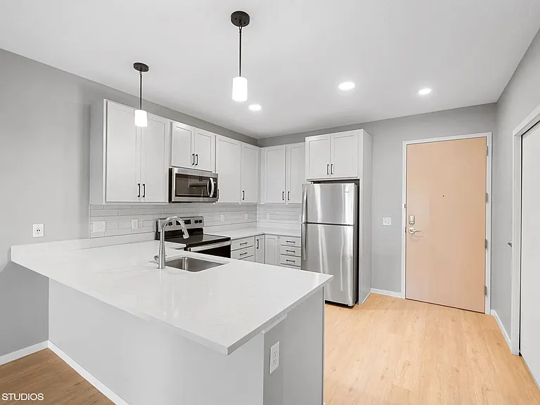 Lago Apartments — Photo 10