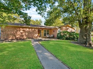 401 Sycamore St, Lake Jackson, TX 77566
