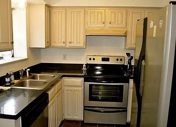 2nd image of 5200 Martel Ave APT 32A