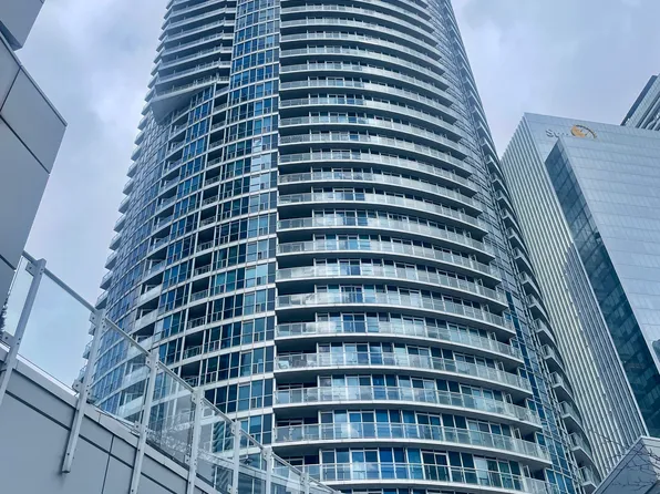 208 Queens Quay W, Toronto, ON