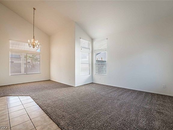 3rd image of 6081 Shadow Oak Dr