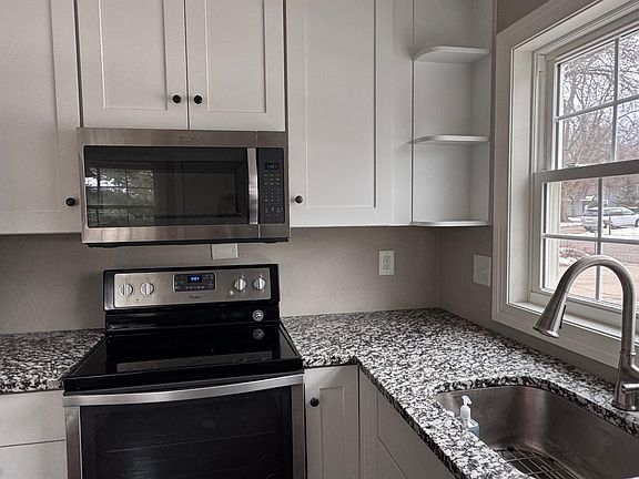 5th image of 217 Regency Rd