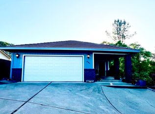 461 Country Oak Dr, Redding, CA 96003
