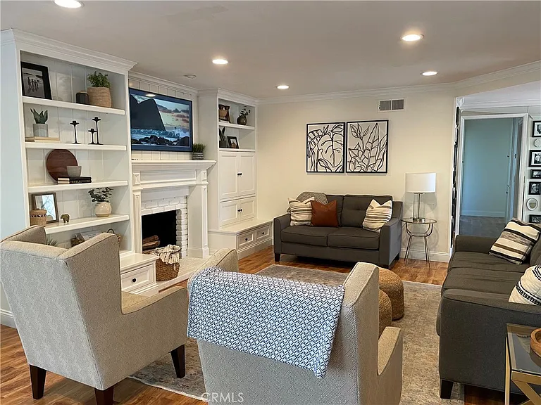 17731 Oak St — Photo 10