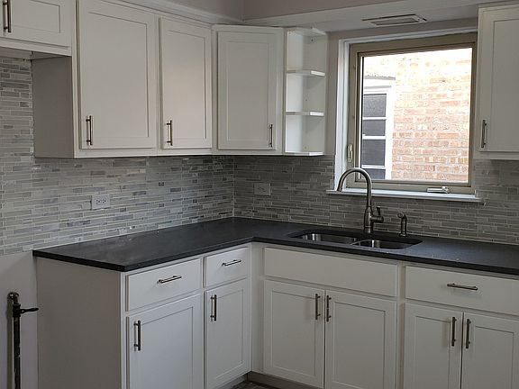 5th image of 5023 S Leamington Ave