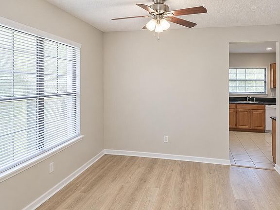 4th image of 4619 Pine Ave