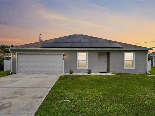 2226 SE Heathwood Circle, Port St Lucie, FL 34952