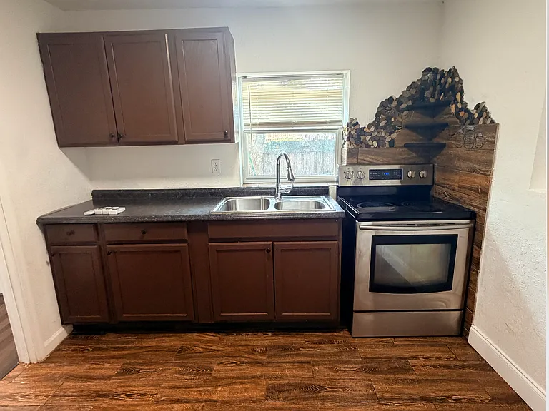 8922 Lynn Ave — Photo 14