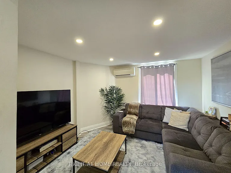 18 Ewing St #2 — Photo 7