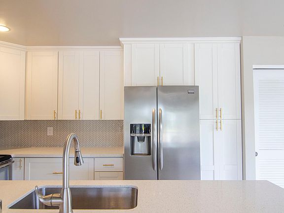 4th image of 432 Mananai Pl