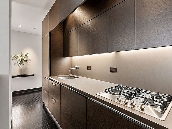 4th image of 20 Pine St APT 1806