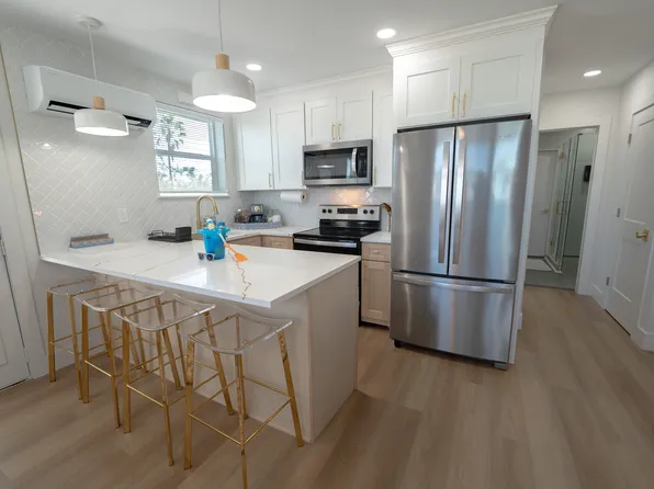 111 86th Ave #1-2-4, Saint Petersburg, FL 33706