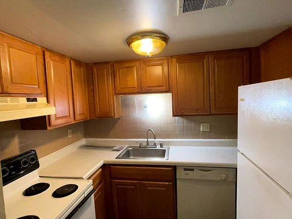 2nd image of 4806 Bessie Ave #B