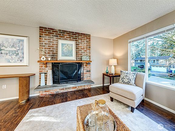 5th image of 625 215th Street SW