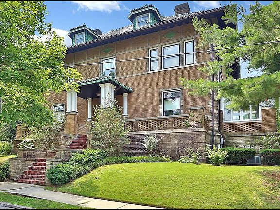 2nd image of 110 Sunnyside Dr
