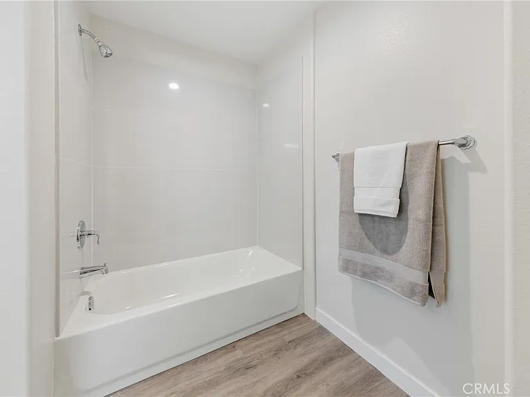 419 N Chandler Ave #423 — Photo 8