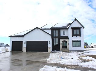 959 50th Ave W, West Fargo, ND 58078