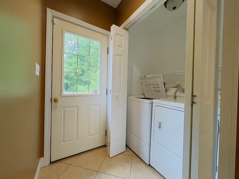 1158 Hartford Tpke #1 — Photo 15