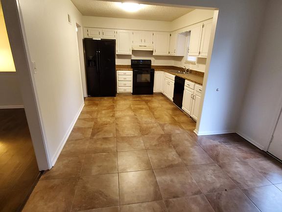 kitchen and dinning rm