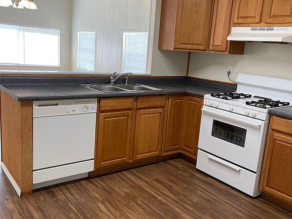 4th image of 2332 Trosper Pl