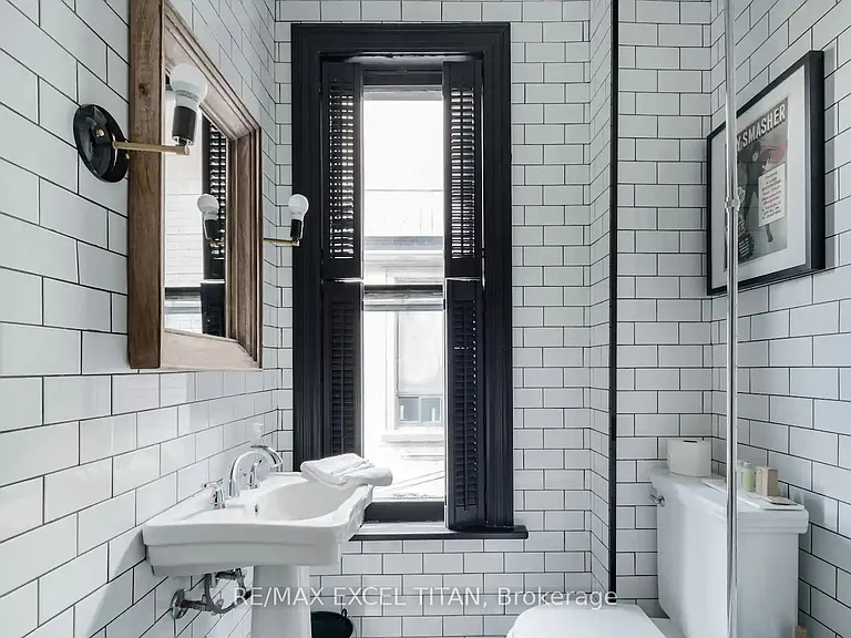80 Willcocks St — Photo 15