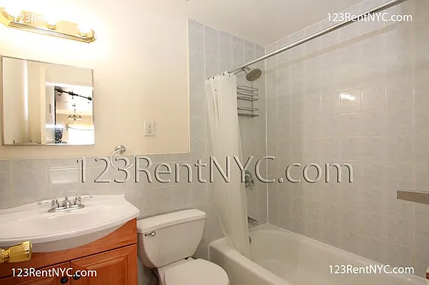 Rented by Chartwell Manhattan Realty | media 5